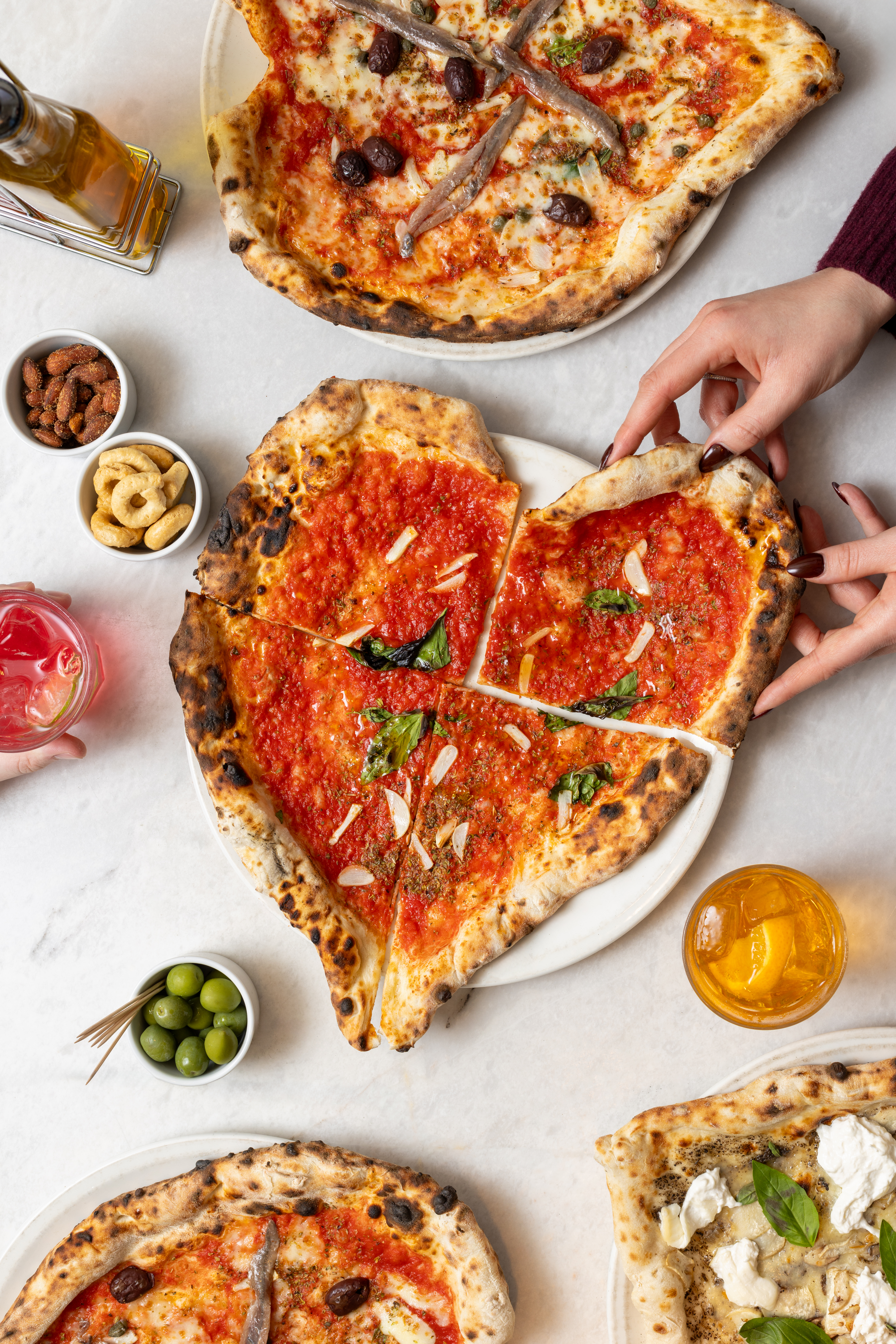 heart shaped pizza, valentine's pizza